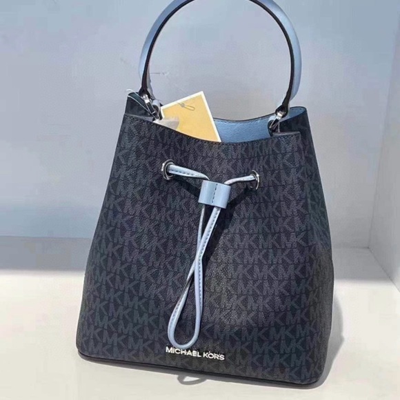 Michael Kors Suri Medium Bucket - Picture 5 of 10